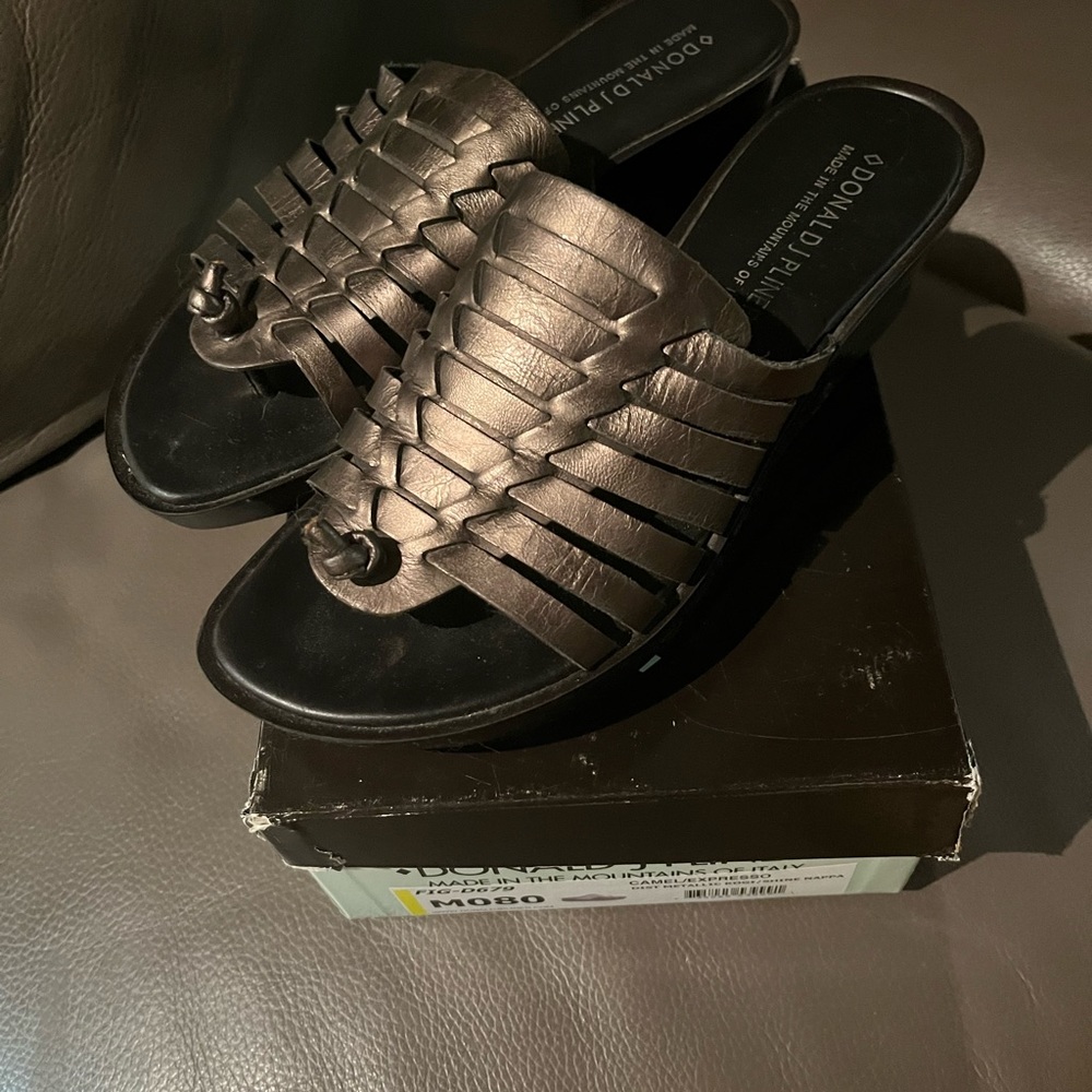 DONALD J PLINER Pewter slide sandals Size 8